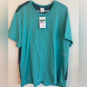 Nike dri fit mens Tshirt NWT XL